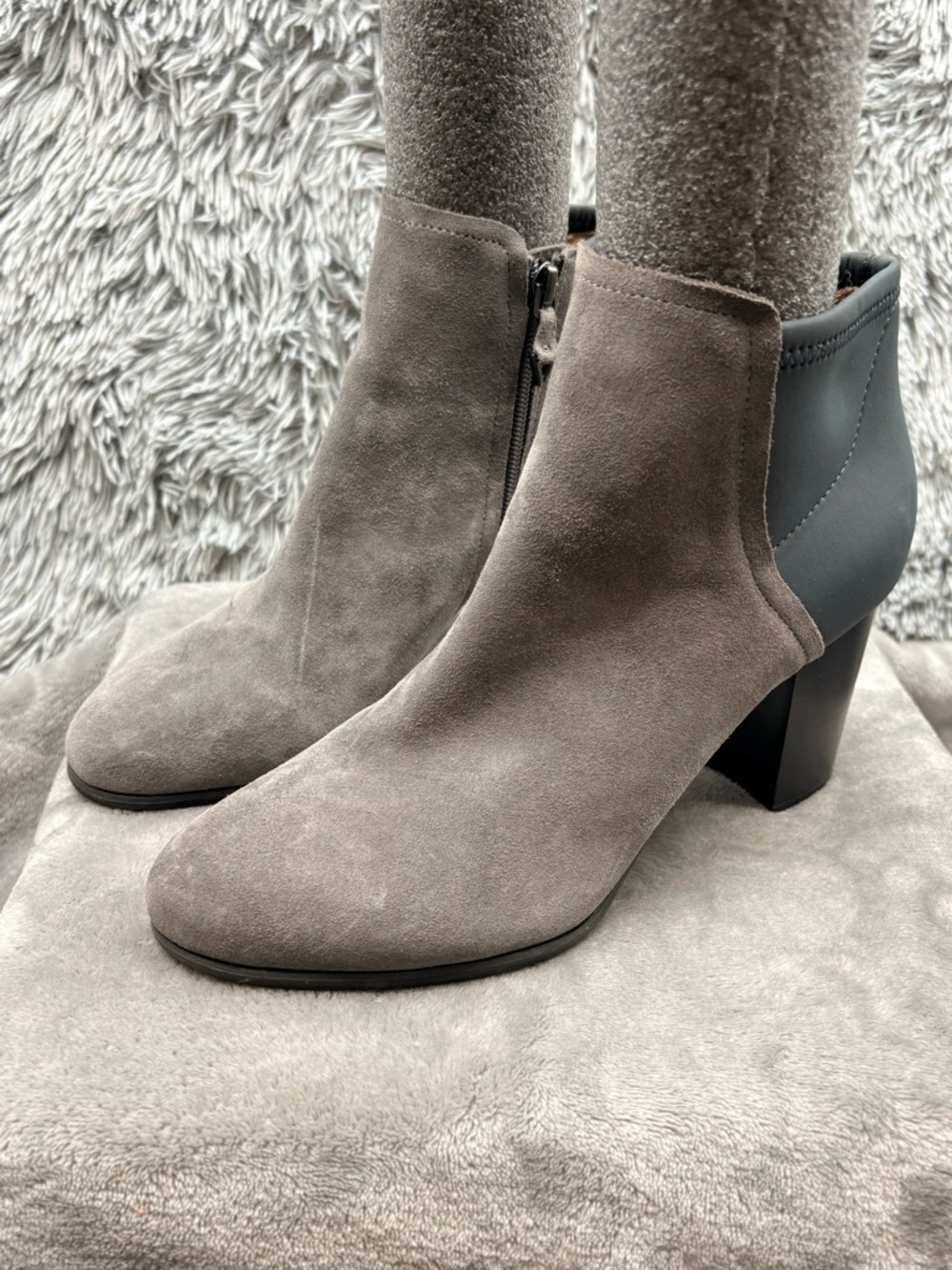 Vionic Boots Womens 9.5 Whitney Suede Neoprene Comfort Sole Heeled Ankle Gray